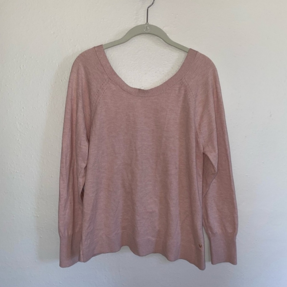 5 /$20 Victoria's Secret sweater